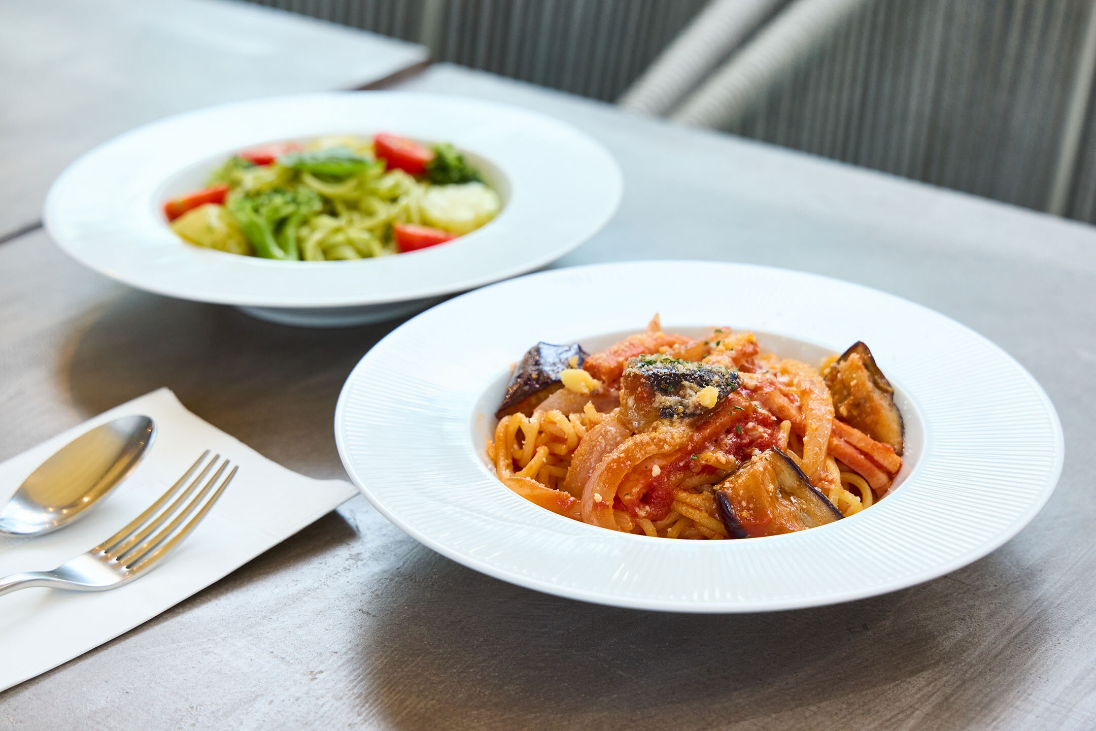 季節の野菜をふんだんに使った2種類のパスタ