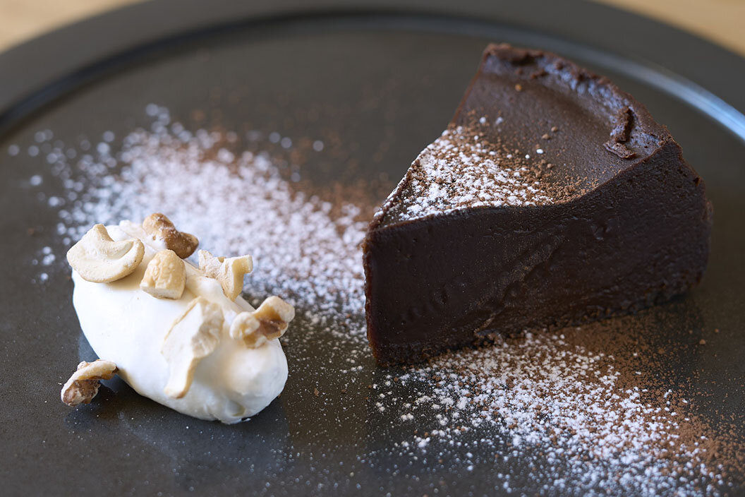 『シクト』の店内メニュー、レアガトーショコラ