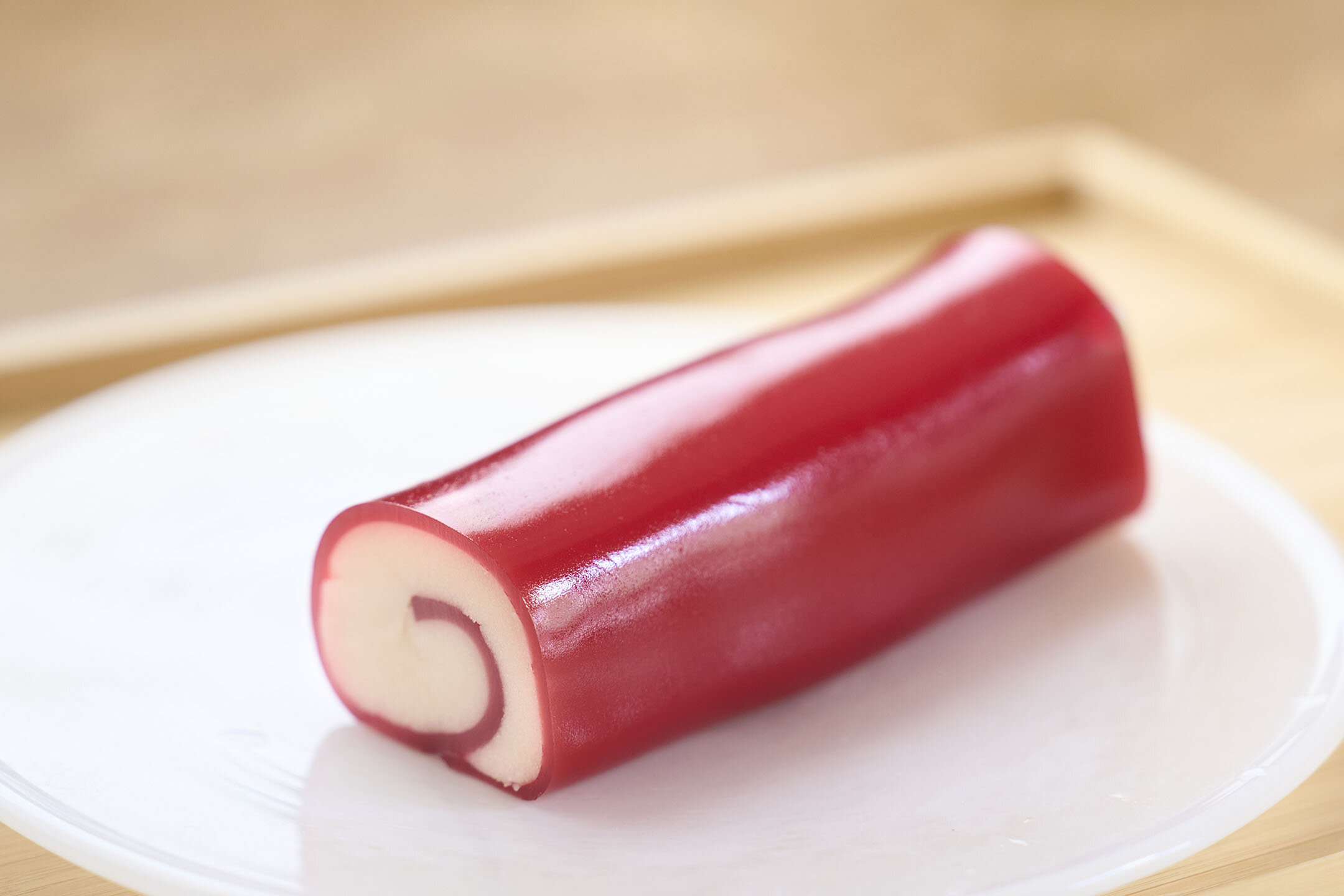 できあがった赤い『源氏』一棹